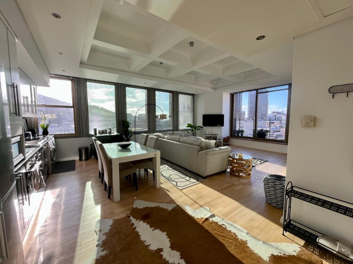 #1306 Cartwright - African Dream Cape Town